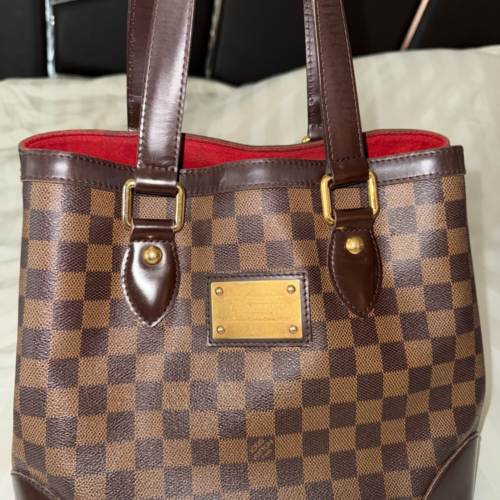 Vuitton Hampstead PM handbag in the signature Damier Ebène